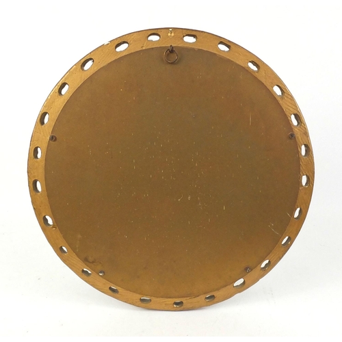 117 - Circular gilt framed convex mirror, 44cm in diameter