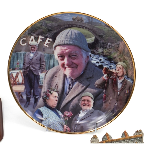 2186 - Twelve Danbury Mint models including a set of six The Last of The Summer Wine examples and Compo fig... 