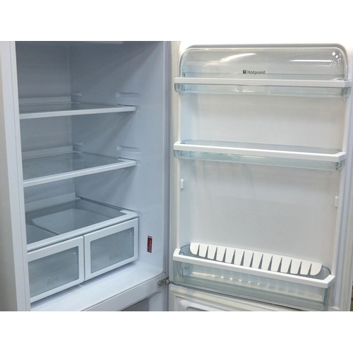 90 - Hotpoint Future fridge freezer, 174cm high x 60cm wide x 62cm deep