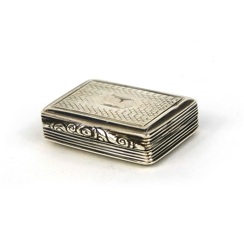 839 - Georgian silver vinaigrette with engine turned decoration and gilt interior, Birmingham 1829, 3.5cm ... 