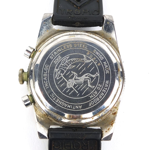 1055 - Vintage Accurist incabloc chronograph wristwatch, 3.8cm in diameter excluding the crown