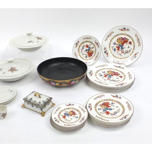 222 - Royal Doulton tumbling leaves patterned dinner/tea service, Wedgwood james town pattern part dinner ... 