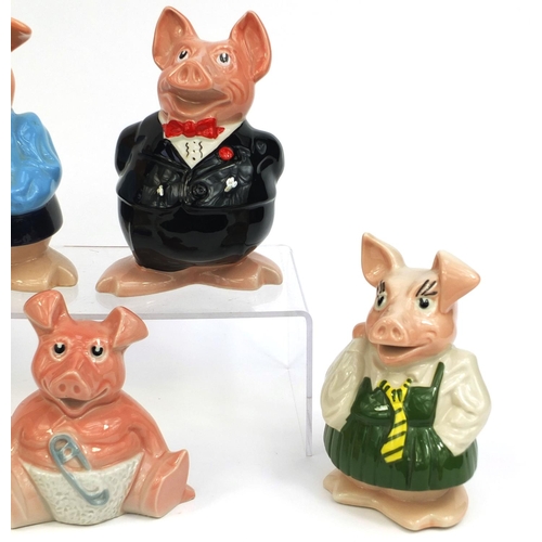 2091 - Set of five Wade Natwest piggy banks, the largest 18cm high