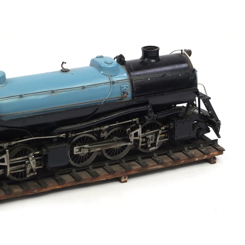420 - Large scratch built Union Pacific locomotive and tender, the locomotive 91cm long, the tender 53cm l... 