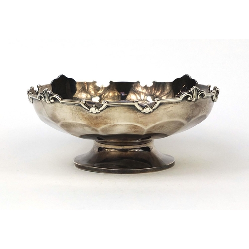 838 - Walker & Hall silver pedestal dish with stylised boarder, Birmingham 1926, 19cm in diameter, approxi... 