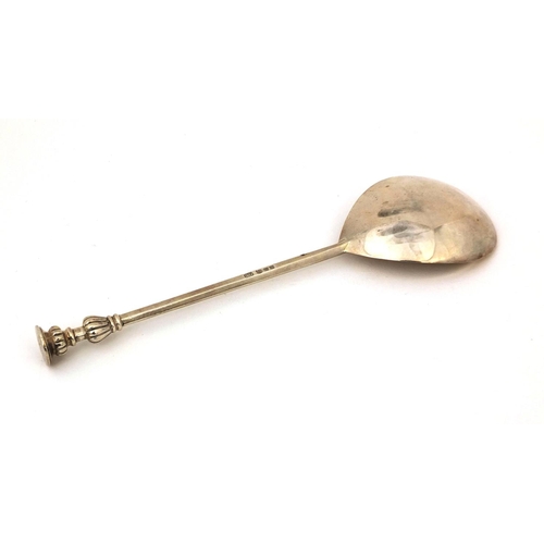 892 - 17th century style silver seal end spoon, S G London 1923, 18.5cm long, approximate weight 66.0g