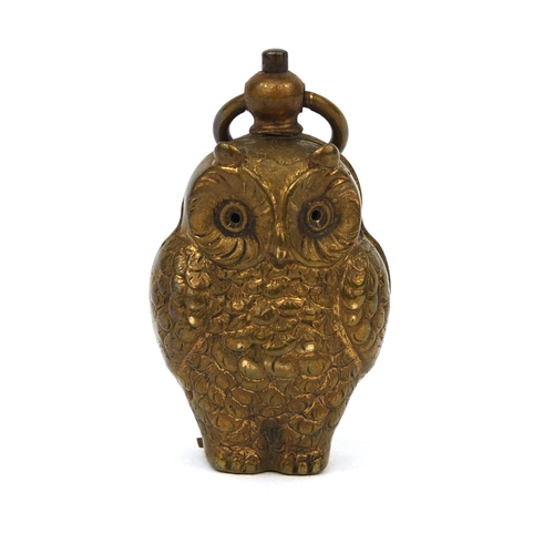 141 - Novelty Victorian brass sovereign case in the form of an owl, 5cm high