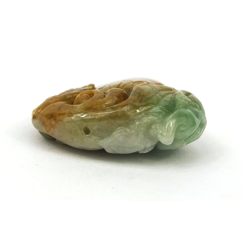 517 - Chinese jade pendant carved in the form of a fruit, 4.5cm high