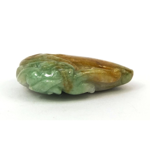 517 - Chinese jade pendant carved in the form of a fruit, 4.5cm high