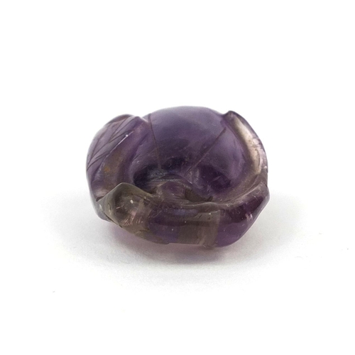 511 - Chinese carved amethyst pendant in the form of a fruit, 3cm high