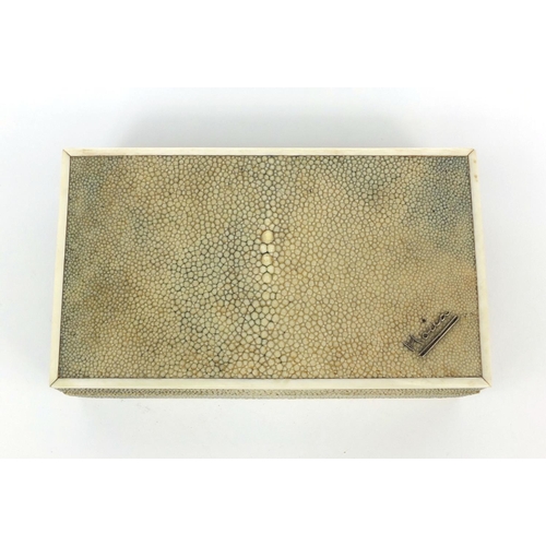9 - Rectangular shagreen and sandalwood cigarette box with ivory banding and twin divisional interior, 6... 