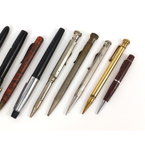 133 - Collection of fountain pens and propelling pencils including a Black Parker duofold, Yard-O-Led prop... 