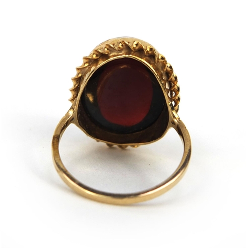 1012 - 9ct gold cabochon garnet ring, size N, approximate weight 5.1g