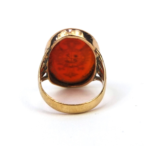 919 - Antique unmarked gold cornelian intaglio seal ring, size O, approximate weight 5.5g