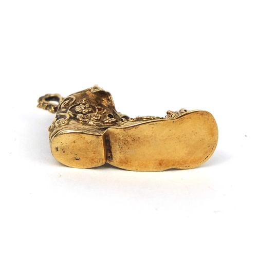 984 - 9ct gold boot charm, 2.5cm long, approximate weight 5.6g