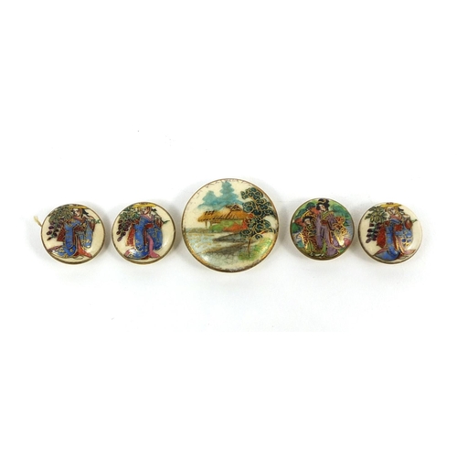 506 - Five Japanese Satsuma buttons, four hand painted with Geisha girls, the largest 2.3cm in diameter