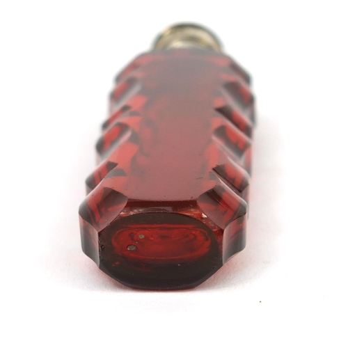 82 - Victorian silver topped ruby glass scent bottle, 10.2cm in length