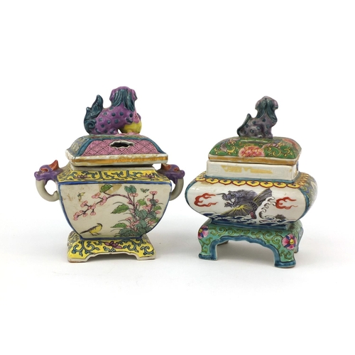 476 - Two Chinese porcelain incense burners, each with foo dog knops, one hand painted with dragons the ot... 