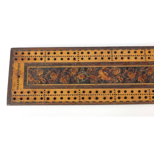 28 - Victorian Tunbridge ware cribbage board with floral inlay, 25cm wide