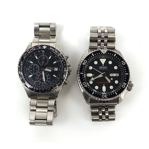 1064 - Two gentleman's Seiko chronograph divers watches including an automatic, with boxes, each approximat... 