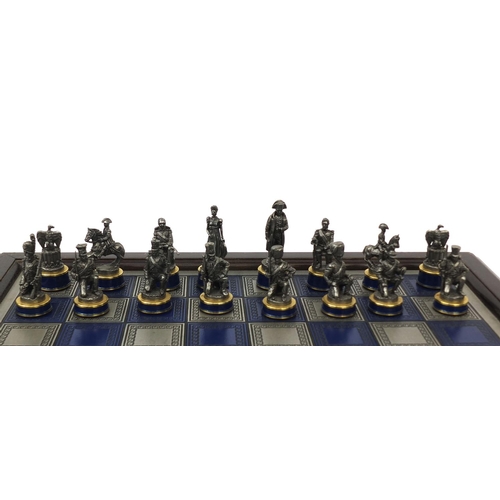 2197 - Franklin Mint battle of Waterloo chess set and board with lead chess pieces, the largest 6cm high