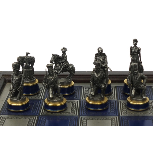 2197 - Franklin Mint battle of Waterloo chess set and board with lead chess pieces, the largest 6cm high