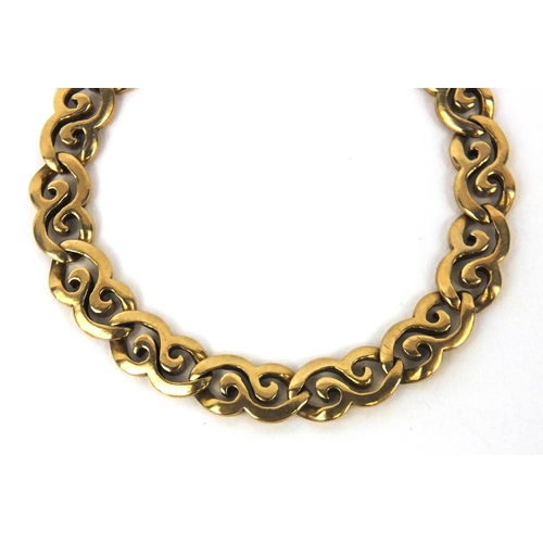 2586 - Stylish 9ct gold bracelet, 16cm long, approximate weight 11.2g