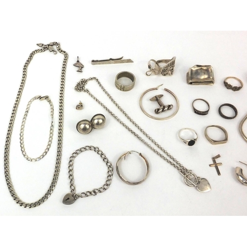 2553 - Selection of mostly silver jewellery including necklaces, bracelets, rings, earrings etc, approximat... 