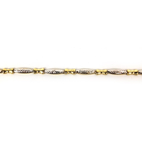 2588 - Two tone 10ct gold bracelet, 16cm long, approximate weight  3.2g