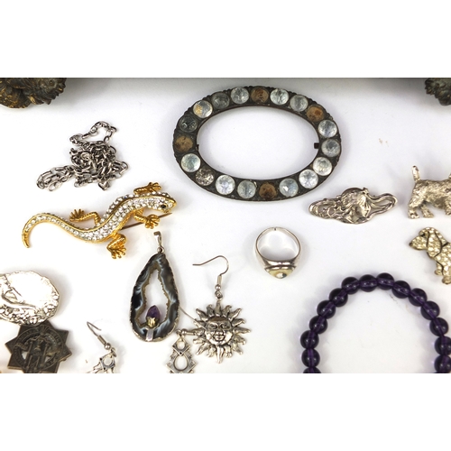 2712 - Vintage and later costume jewellery including silver items, brooches, necklaces, rings etc housed in... 