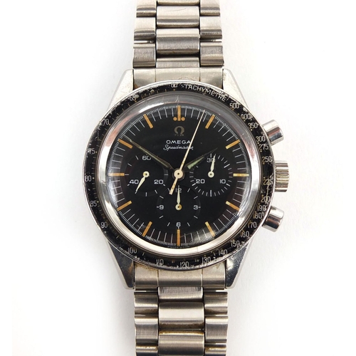 1041 - Vintage gentleman's Omega Speedmaster chronometer wristwatch, with black dial, numbered 17764034 to ... 