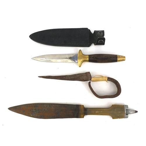 662 - Three antique style fighting knives