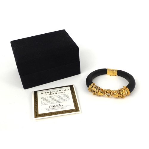 2541 - Franklin Mint Duchess of Windsor panther bracelet with fitted box