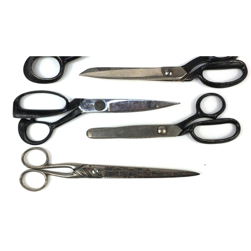 377A - Collection of tailors scissors including a pair of 15