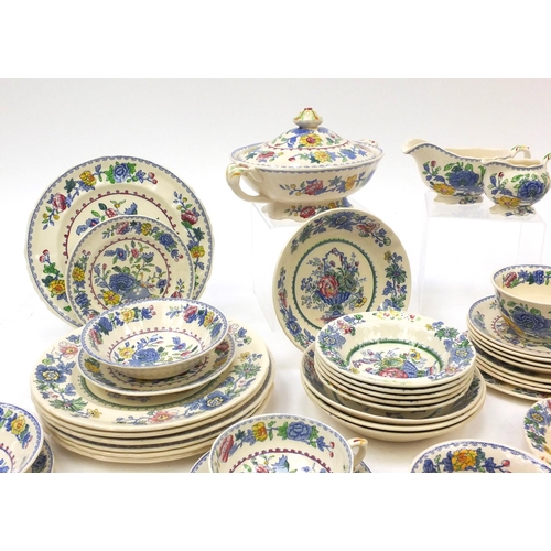 564 - Collection of Masons Regency pattern dinner/teaware including a tureen, plates, cups and saucers