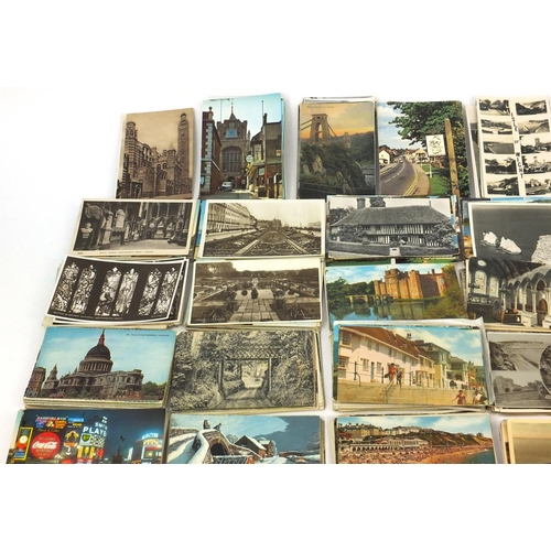 727 - Box of assorted topographical postcards including London, Bournemouth, Buxton, Blackpool etc