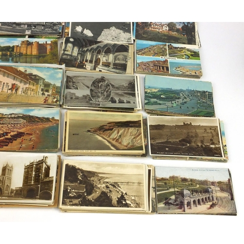 727 - Box of assorted topographical postcards including London, Bournemouth, Buxton, Blackpool etc