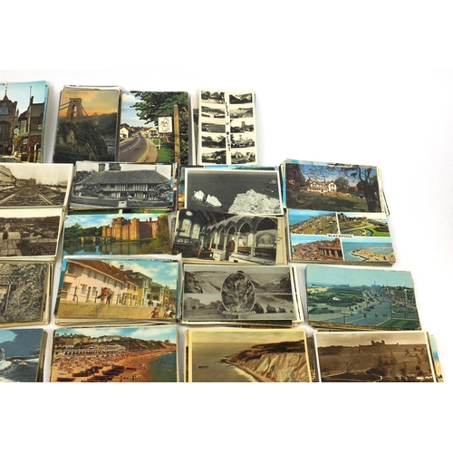 727 - Box of assorted topographical postcards including London, Bournemouth, Buxton, Blackpool etc