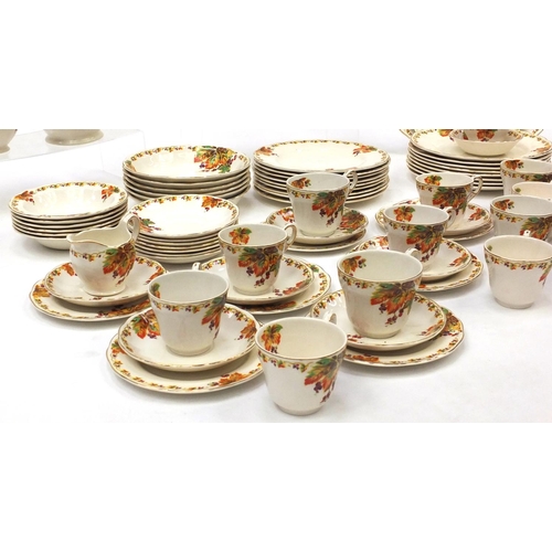 581 - Grindley cream petal patterned dinner/tea service including teapot, dinner plates, cups, saucers etc