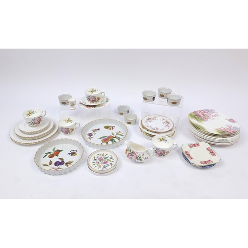 298 - Collection of tea/dinnerware including Royal Doulton Arcadia, Royal Worcester Evesham, Copeland Spod... 