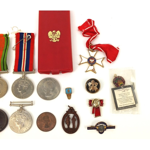 777 - Assorted Military interest medals including Polish enamelled Polonia Restytvta example, British Worl... 