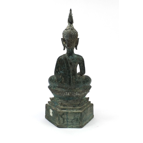 602 - Large antique Thai patinated bronze seated figure of Buddha, 43cm high