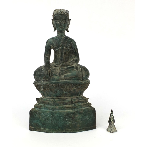 602 - Large antique Thai patinated bronze seated figure of Buddha, 43cm high