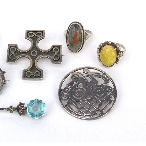 2530 - Assorted silver jewellery including hard stone brooches, hard stone rings, Scottish Celtic brooches ... 