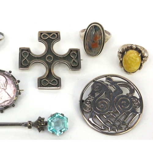 2530 - Assorted silver jewellery including hard stone brooches, hard stone rings, Scottish Celtic brooches ... 