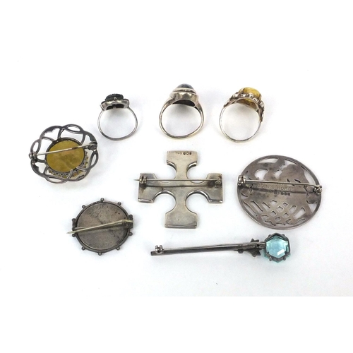 2530 - Assorted silver jewellery including hard stone brooches, hard stone rings, Scottish Celtic brooches ... 