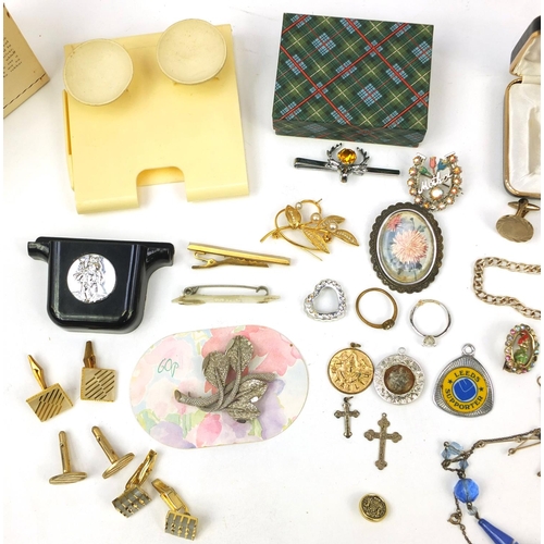 383 - Box of assorted costume jewellery including brooches, cuff links, necklaces etc