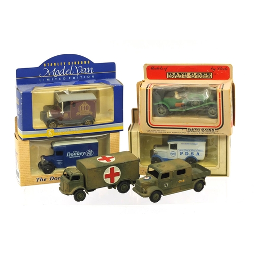 599 - Small selection mostly die cast vehicles including Corgi and Dinky army vehicles