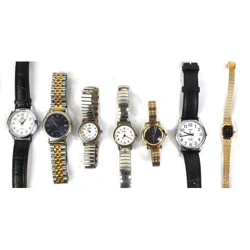 390 - Assorted ladies and gentleman's wristwatches including Swatch, Citizen, Sekonda and Timex examples