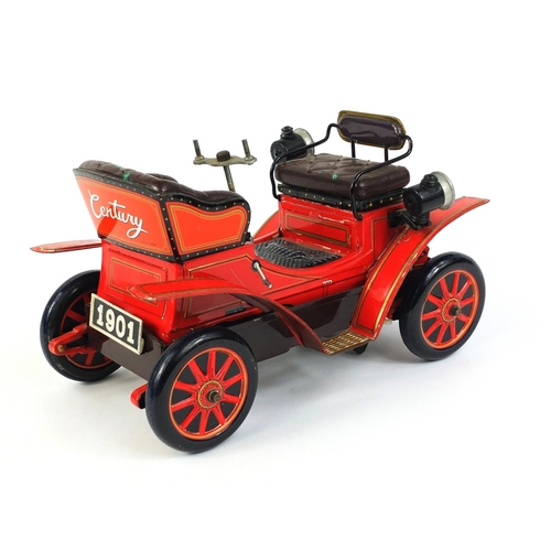 530 - Tin plate model of a vintage classic car made in Japan, battery operated